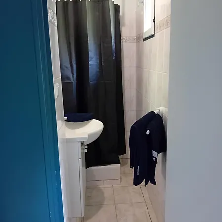 A Partager Pour 1 A 4 Personnes Cruis