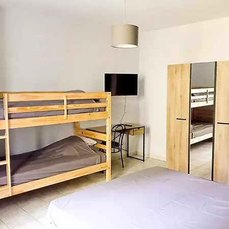 A Partager Pour 1 A 4 Personnes * Cruis